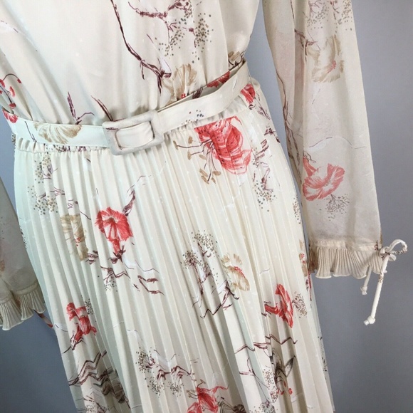 Vintage 70's Dress~Polyester~Pleated Skirt~Belt~ - Picture 4 of 7